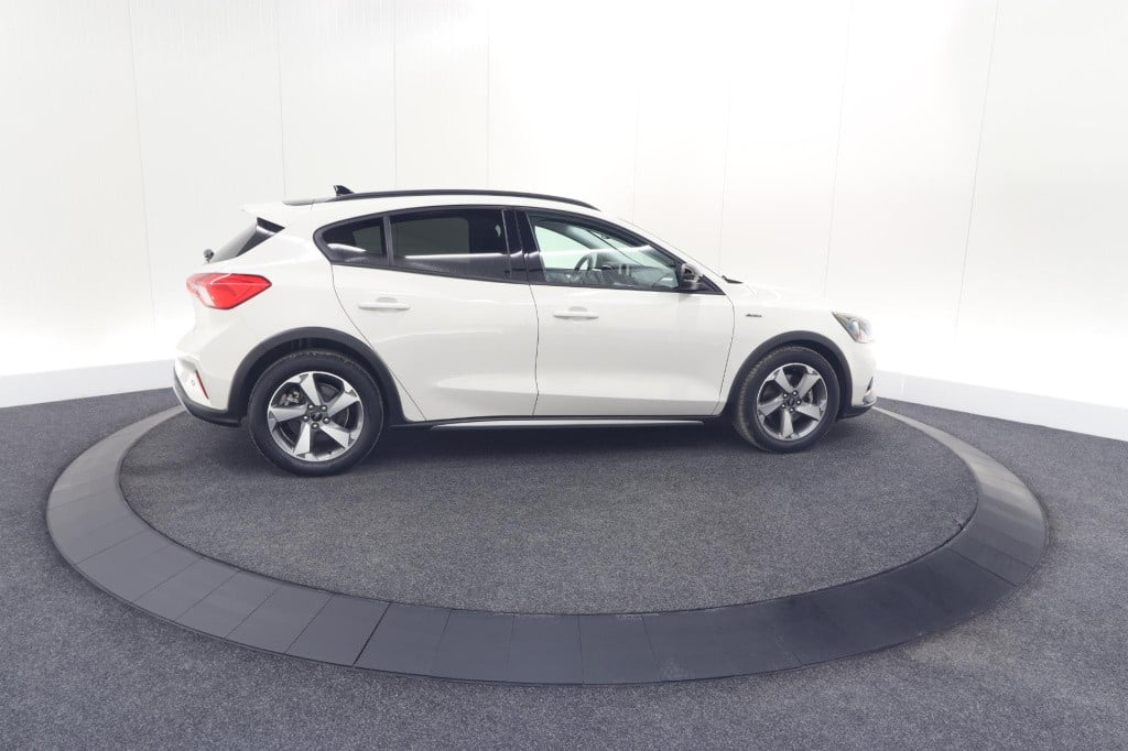 Ford Focus 1.5 ecoboost active business | lage kilometerstand | navigatie |