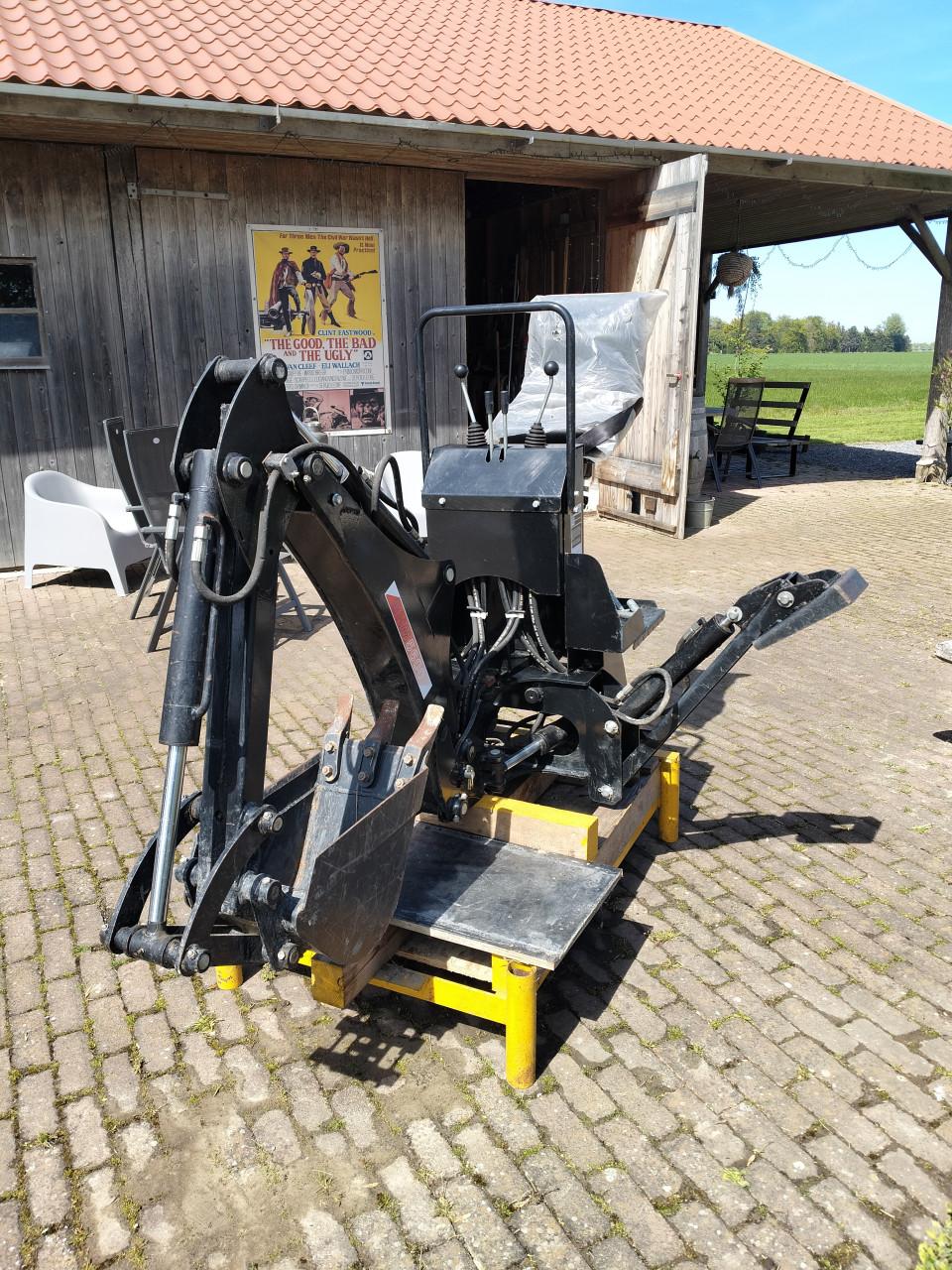 Backhoe minigraver incl. graafbak en transportonderstel