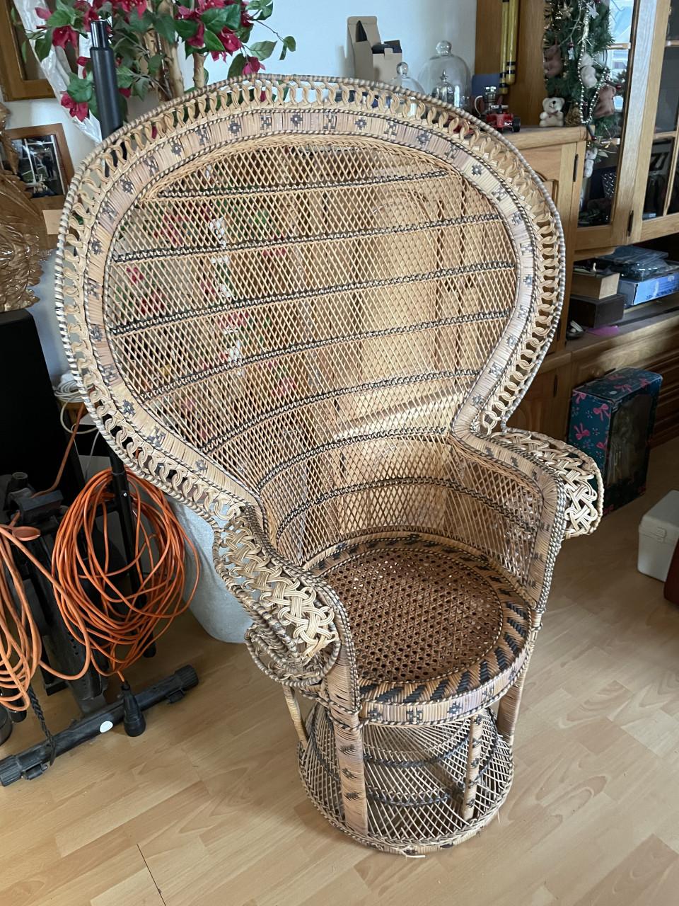 Rotan Pauwenstoel