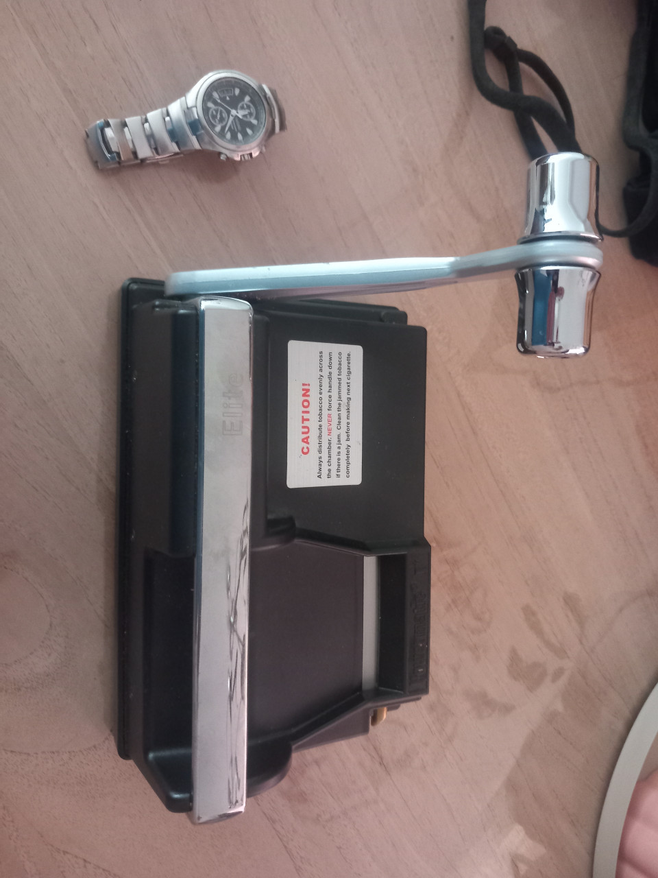 Te koop Machine om zelf sigare7tten te maken.