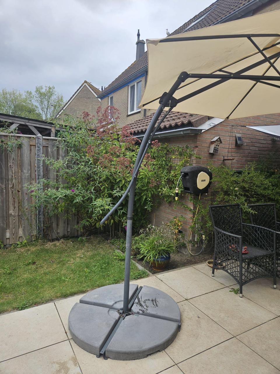 Zweefparasol 3 meter inclusief voet