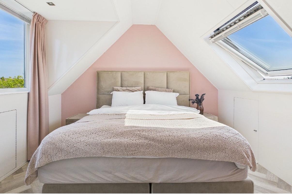 ZGAN: Luxe Boxspring met hoofdbord en 2 nachtkasten