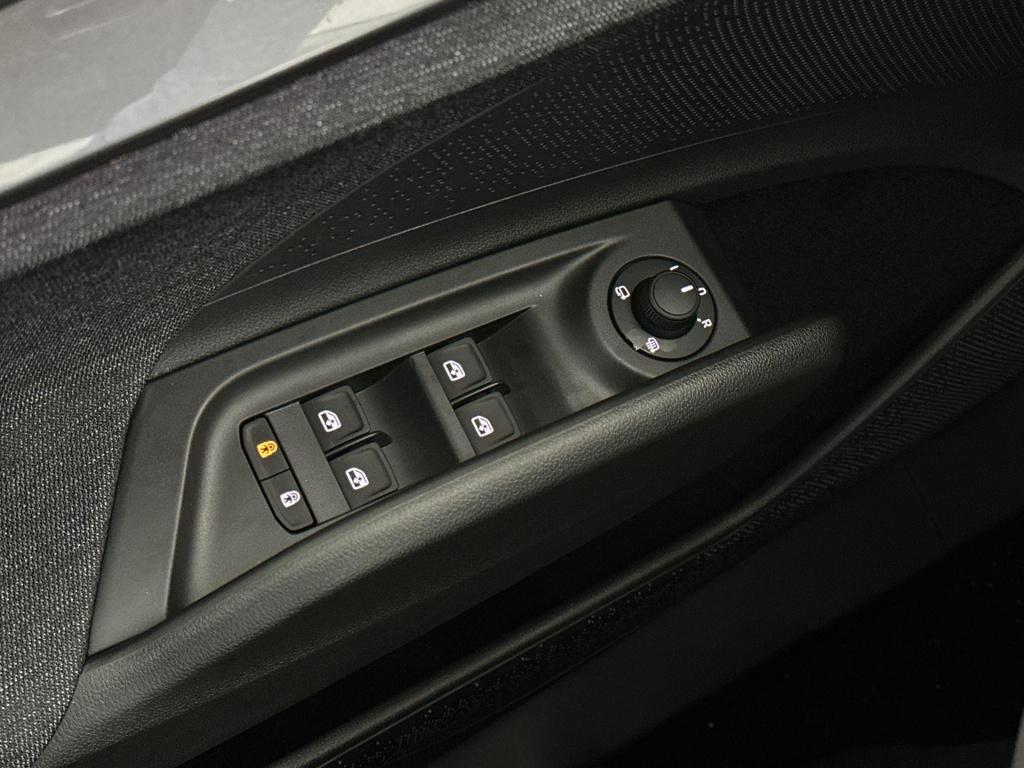 Skoda Elroq business edition tour elektromotor 210 kw / 286 pk