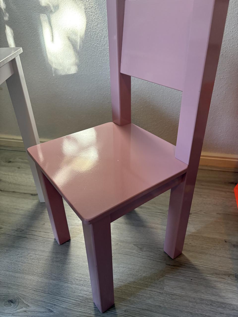 Bopita kinderbed met onderlades en tafel met stoelen in roze en paars