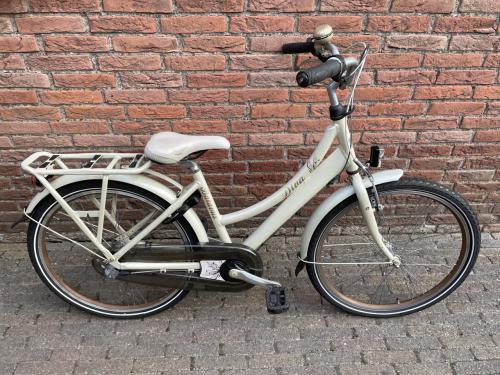 Batavus Diva 24 inch. meisjesfiets. 3 versnellingen.
