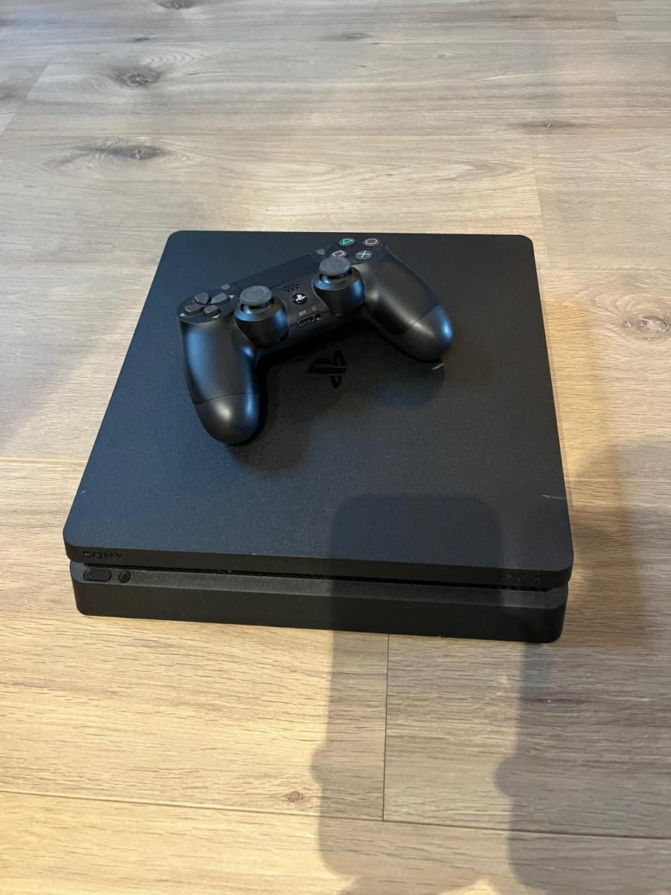Sony PlayStation 4 Slim 500GB + controller – werkt perfect