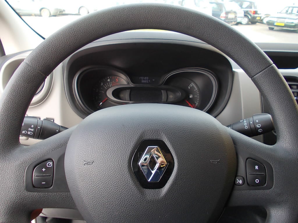 Renault Trafic 1.6 dci airco, navigatie, 3-zits, cr.control