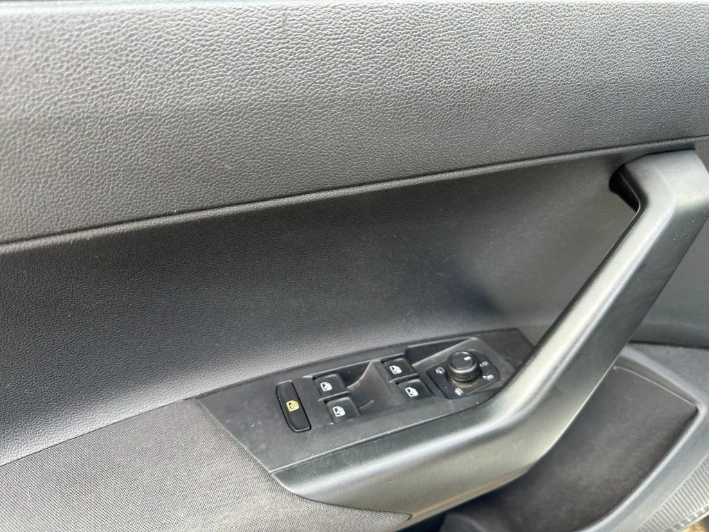 Volkswagen Polo 1.0 tsi comfortline business r-line camera virtual cockpit 