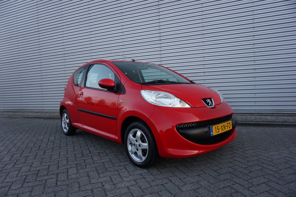 Peugeot 107 1.0-12v xs urban move airco / elektr. ramen / lm velgen / nap -