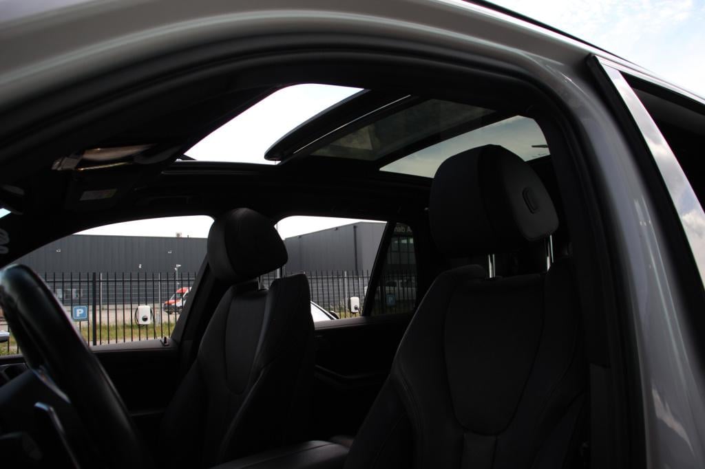 BMW X5 xdrive45e high executive | m pakket | pano | luchtvering | trekhaak 