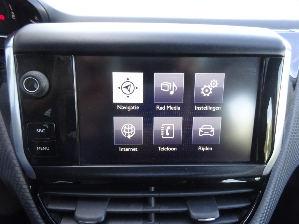 Peugeot 2008 1.2 puretech active panoramadak / trekhaak / navigatie