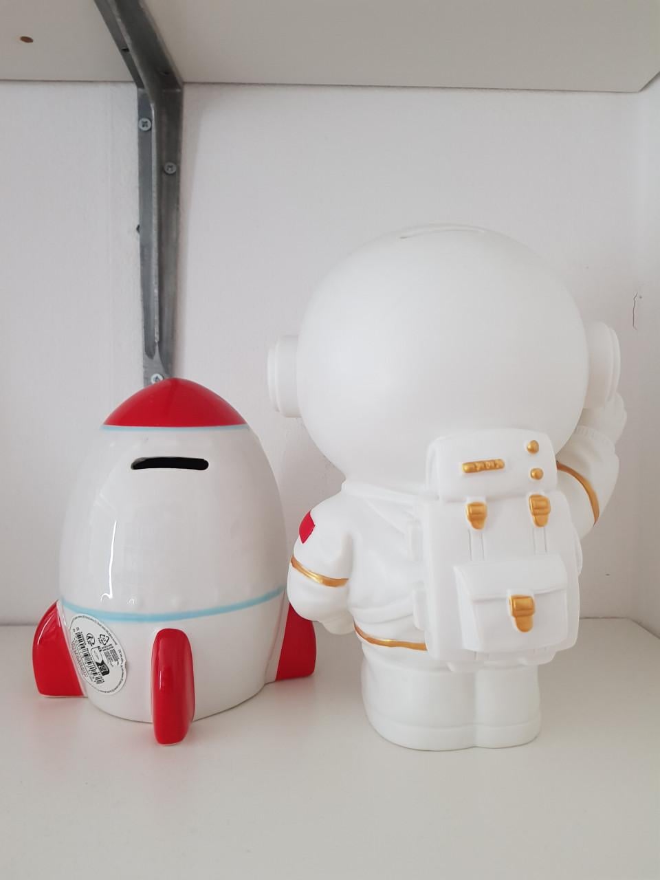 2 spaarpotten raket en astronaut