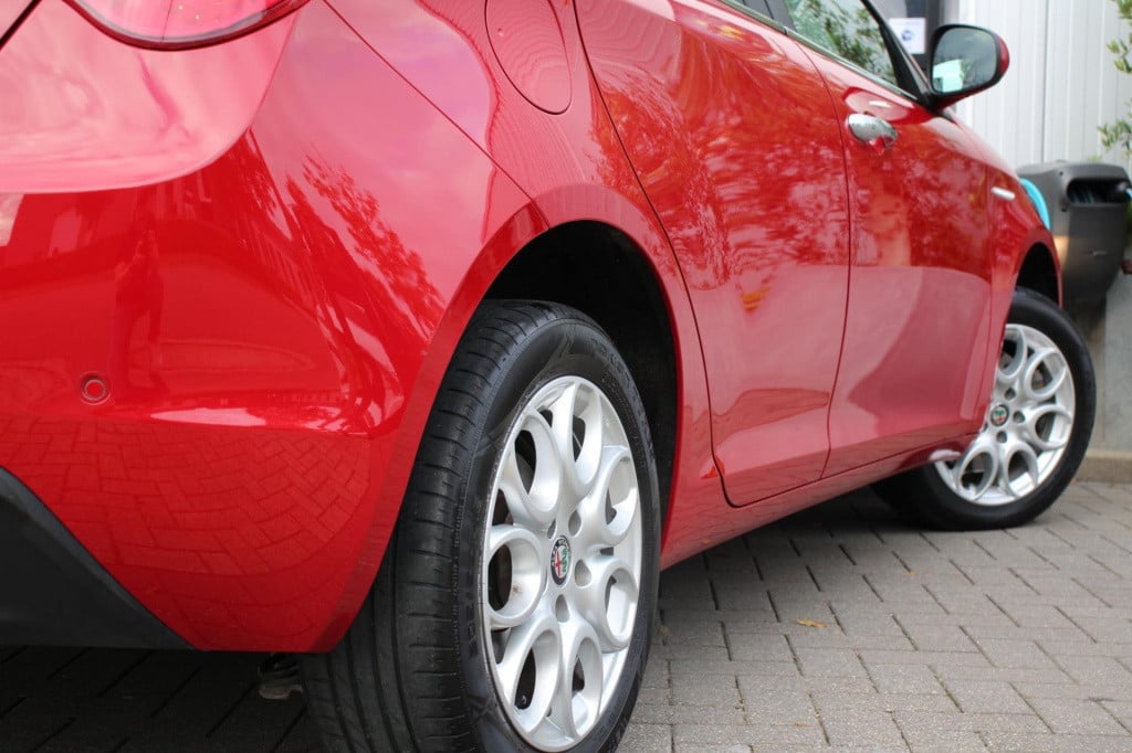 Alfa Romeo Giulietta 1.4 turbo multiair super - panorama dak - navi - stoel