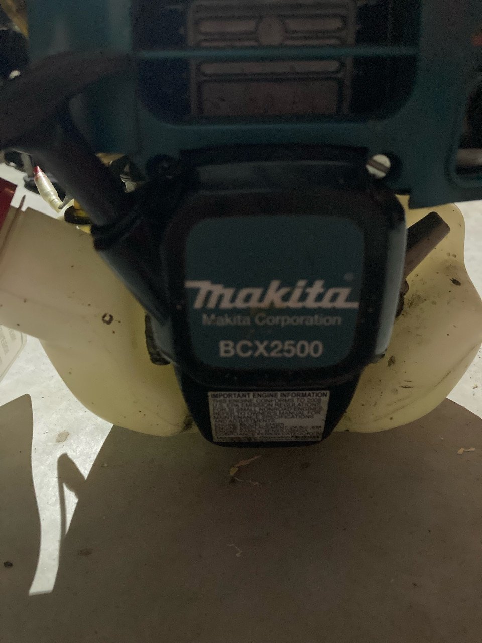Makita Bosmaaier BCX2500 4takt met harnas