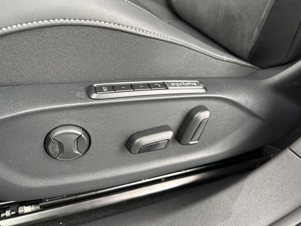 Volkswagen Id.7 limousine pro business 77 kwh 286pk black style