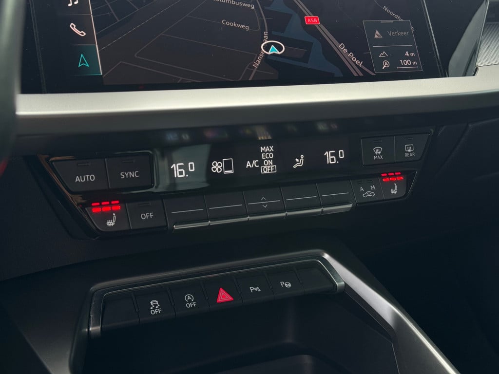 Audi A3 limousine 35 tfsi * matrix led * leer * panoramadak * trekhaak