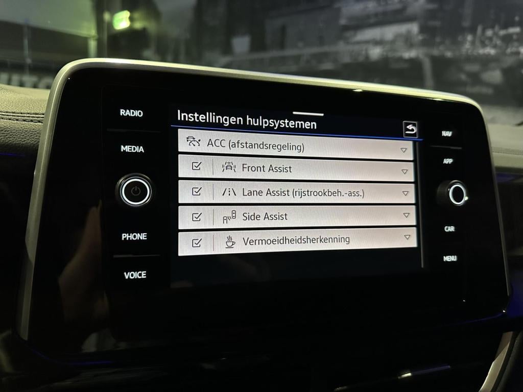 Volkswagen T-roc 1.5 tsi r-line edition *keyless*winterpakket*camera*