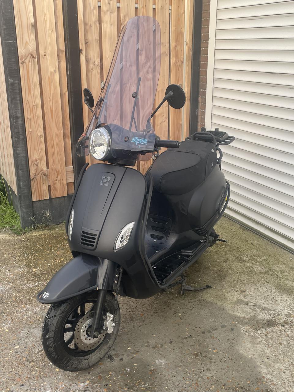 AGM VX 50 scooter