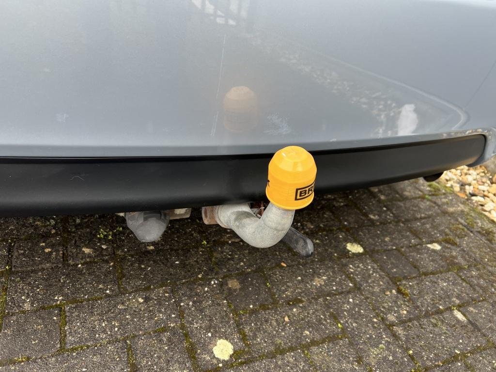 Toyota Auris 1.8 full hybrid asp.