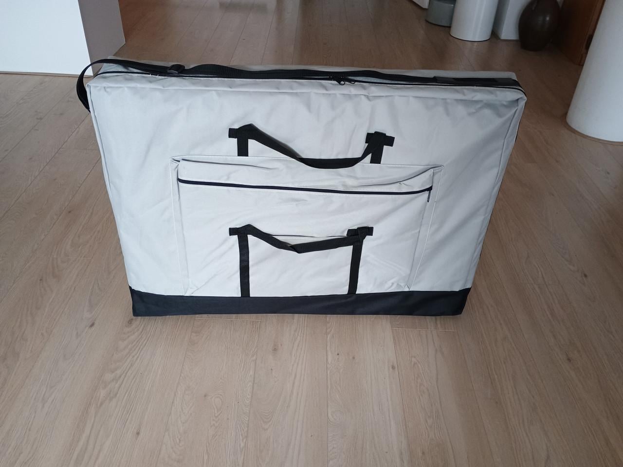 Te koop: massagetafel (in hoogte verstelbaar)