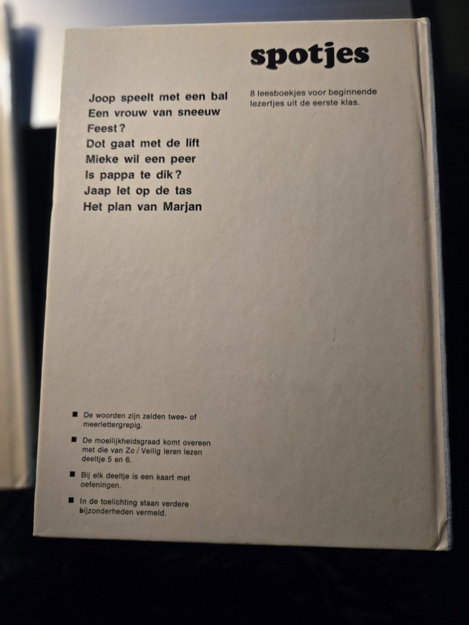 2 Boekjes: Een vrouw van sneeuw  en Jaap let op de tas  1975