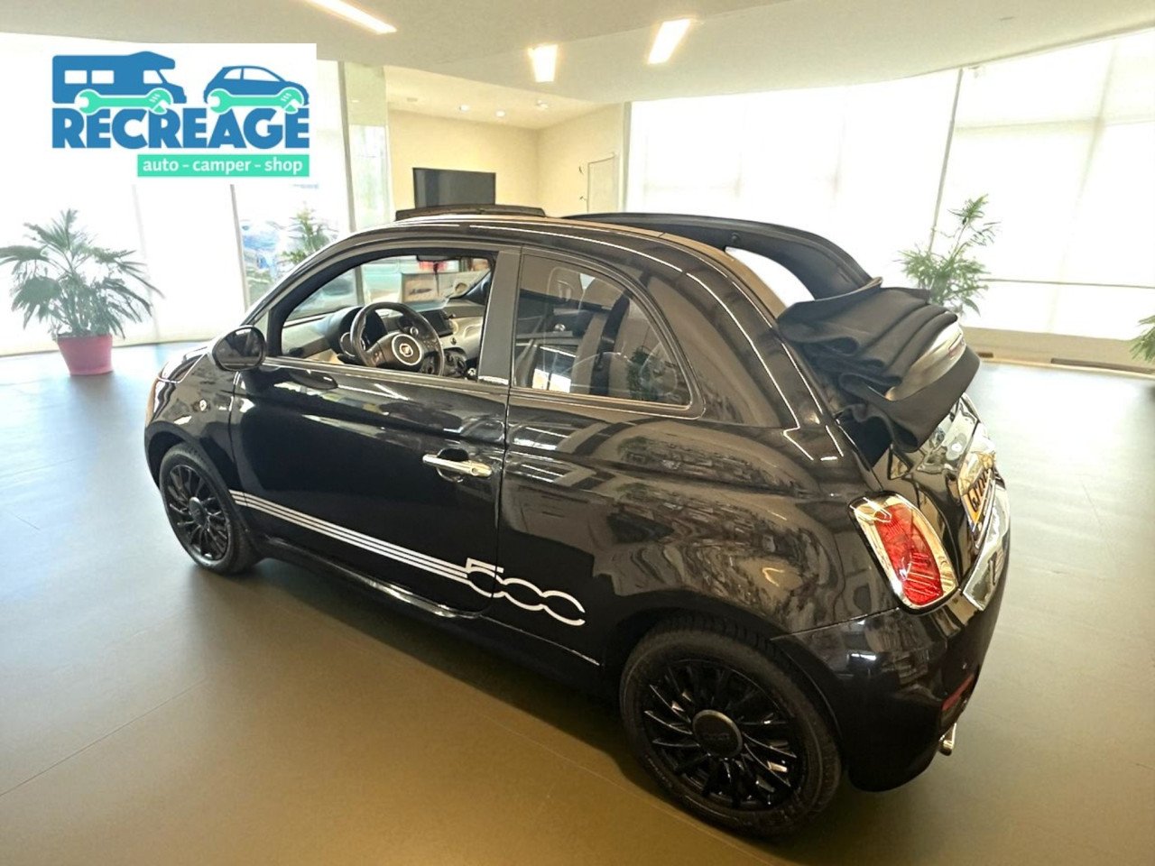🌞 Ervaar de zon op je gezicht – stap in deze Fiat 500 Cabrio!