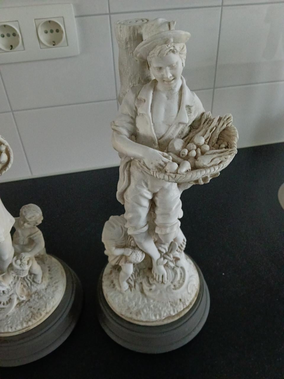 2 beelden