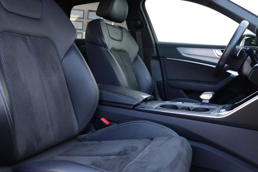 Audi A6 avant 55 tfsi e quattro s edition competition 367pk s-tr