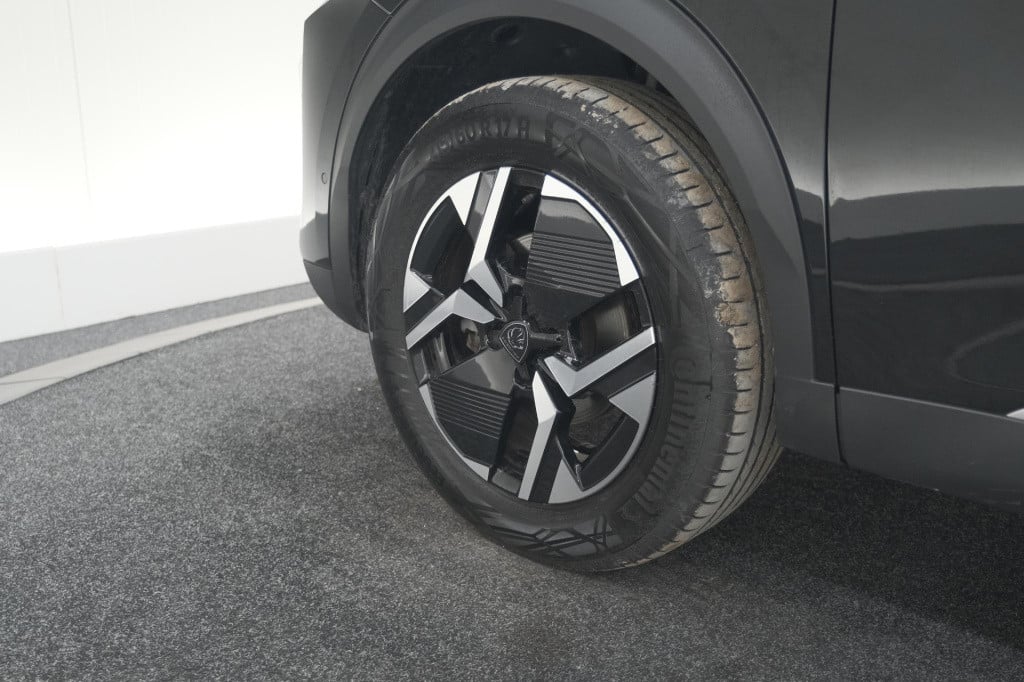 Peugeot 2008 puretech 130 eat8 gt | 360 camera | adaptieve cruise control |