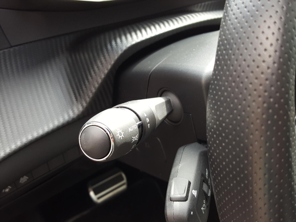 Peugeot 208 gt pack ev 50kwh 136pk/12%bytelling+btw | 3-fase navigatie | cr