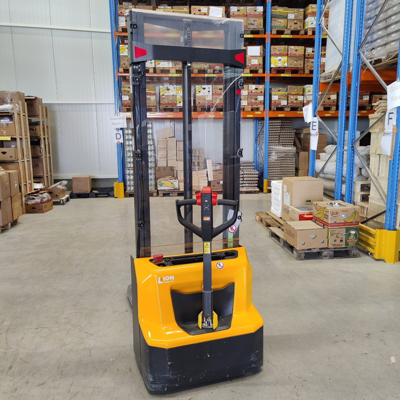 Vol-elektrische stapelaar 1200 kg – zo goed als nieuw