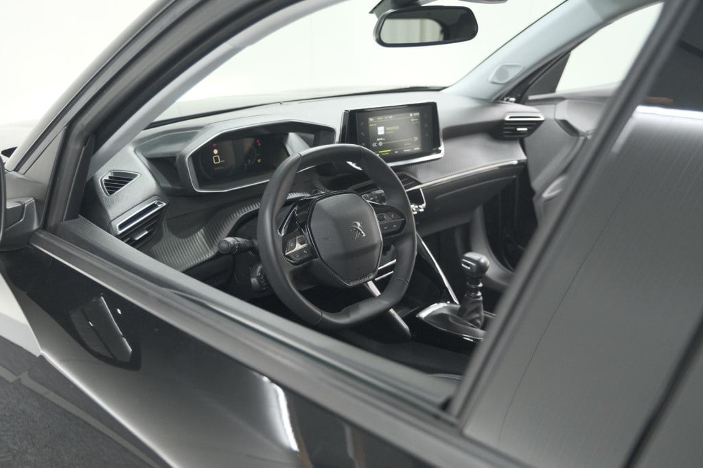 Peugeot 2008 puretech 102 allure pack | camera | apple carplay | parkeersen