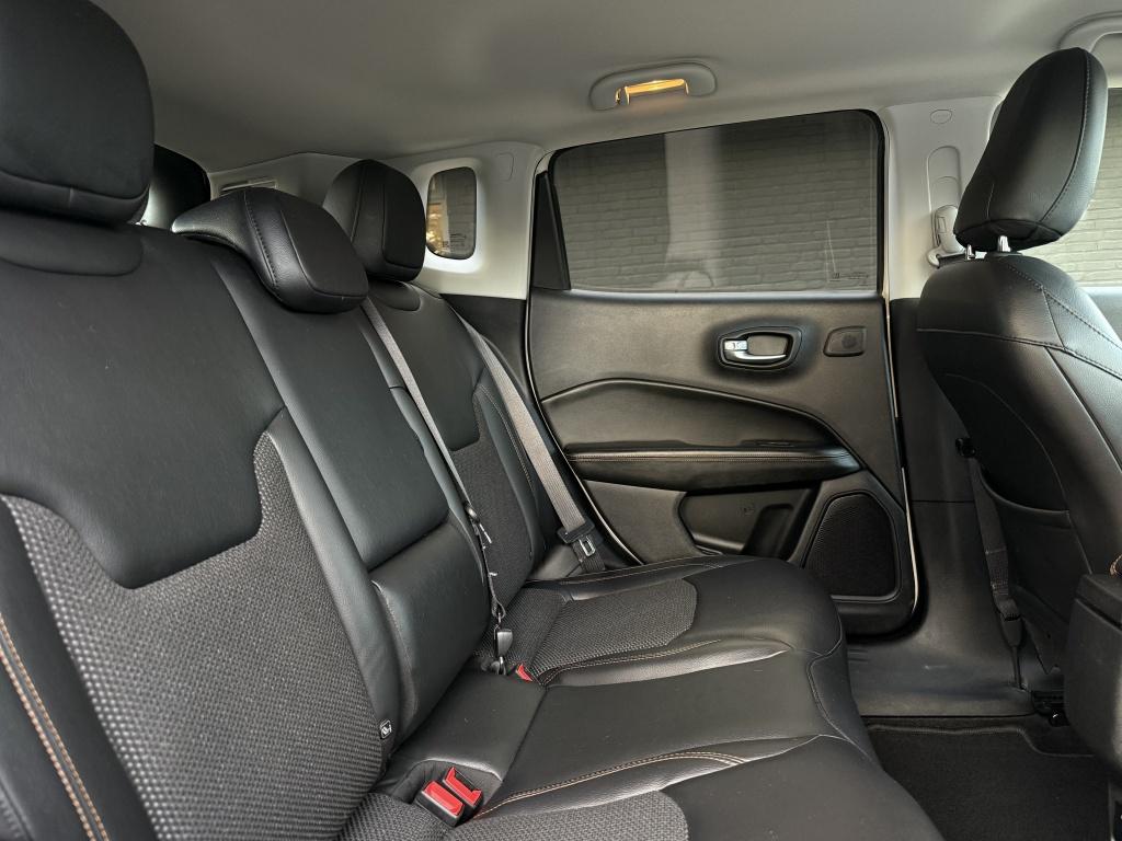 Jeep Compass 1.4 m.air limited // beats audio // trekhaak //
