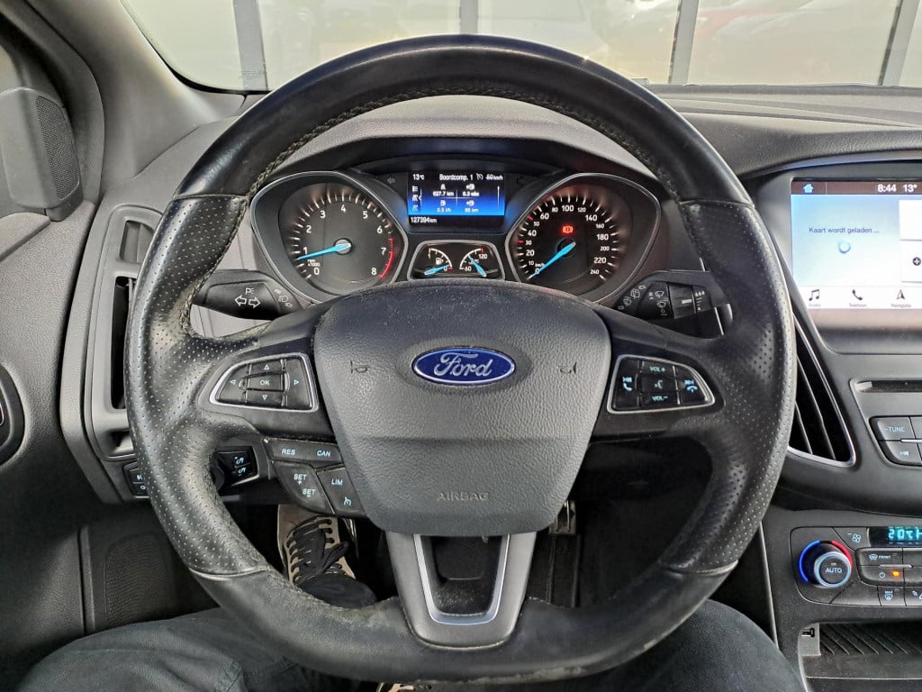 Ford Focus 1.0 st-line | cruise control | trekhaak | 18'' lmv | apple carpl