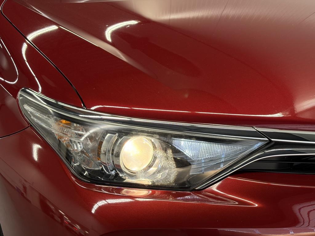 Toyota Auris 1.2t volcano edition