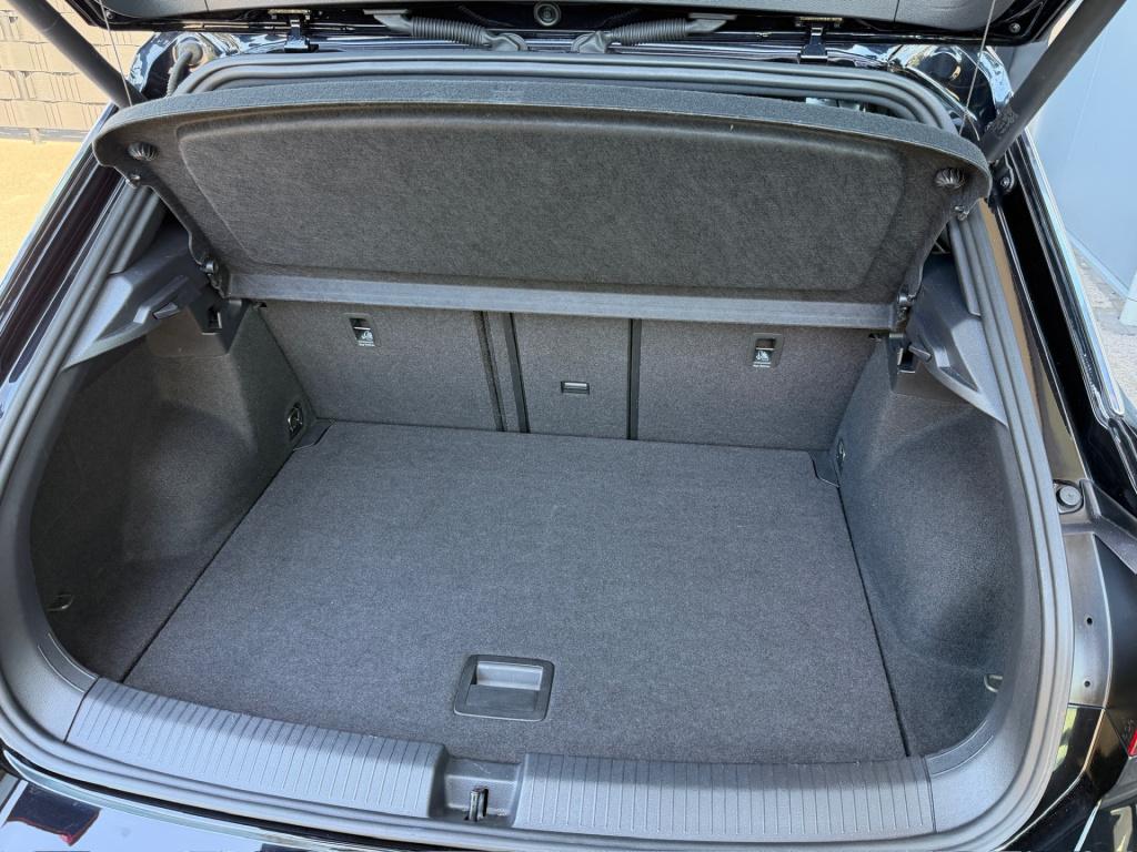 Volkswagen T-roc 1.5 tsi 150pk dsg 2x r-line | virtual | camera | dode hoek