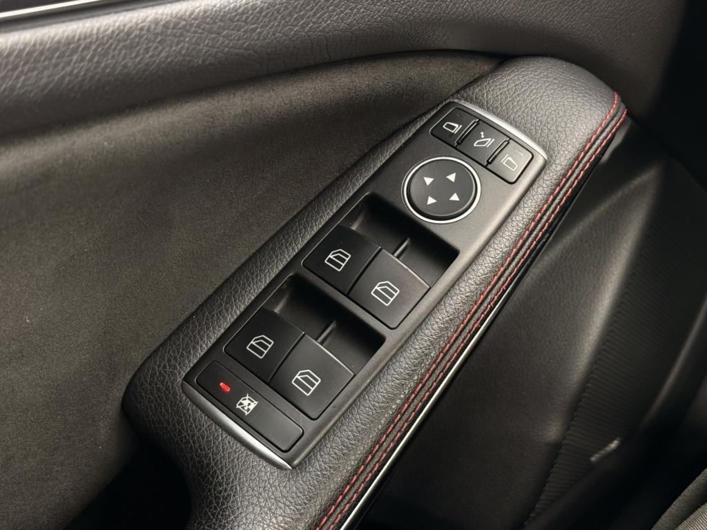 Mercedes-Benz A-Klasse amg 45 4matic | stoelverwarming | kuipstoelen | acht