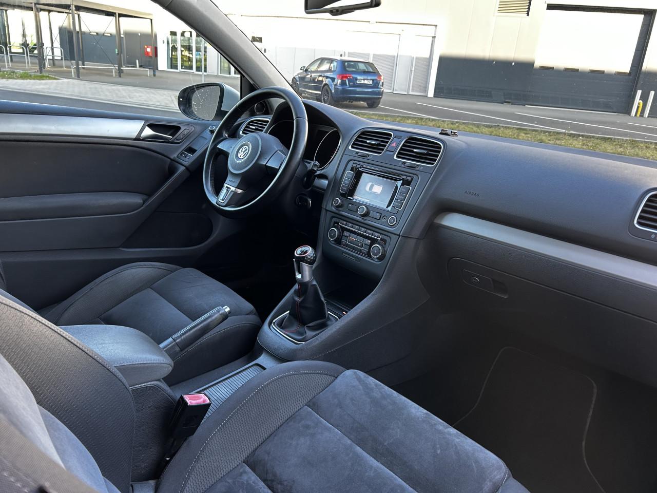 Volkswagen Golf 1.4 TSI Highline/STOELV/APK/AIRCO/PDC/