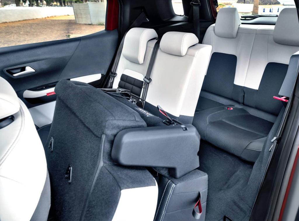 Citroen C3 Aircross hybrid 145pk automaat max 7 persoons | two tone | navig