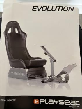PlaySeat Evolution met racestuur