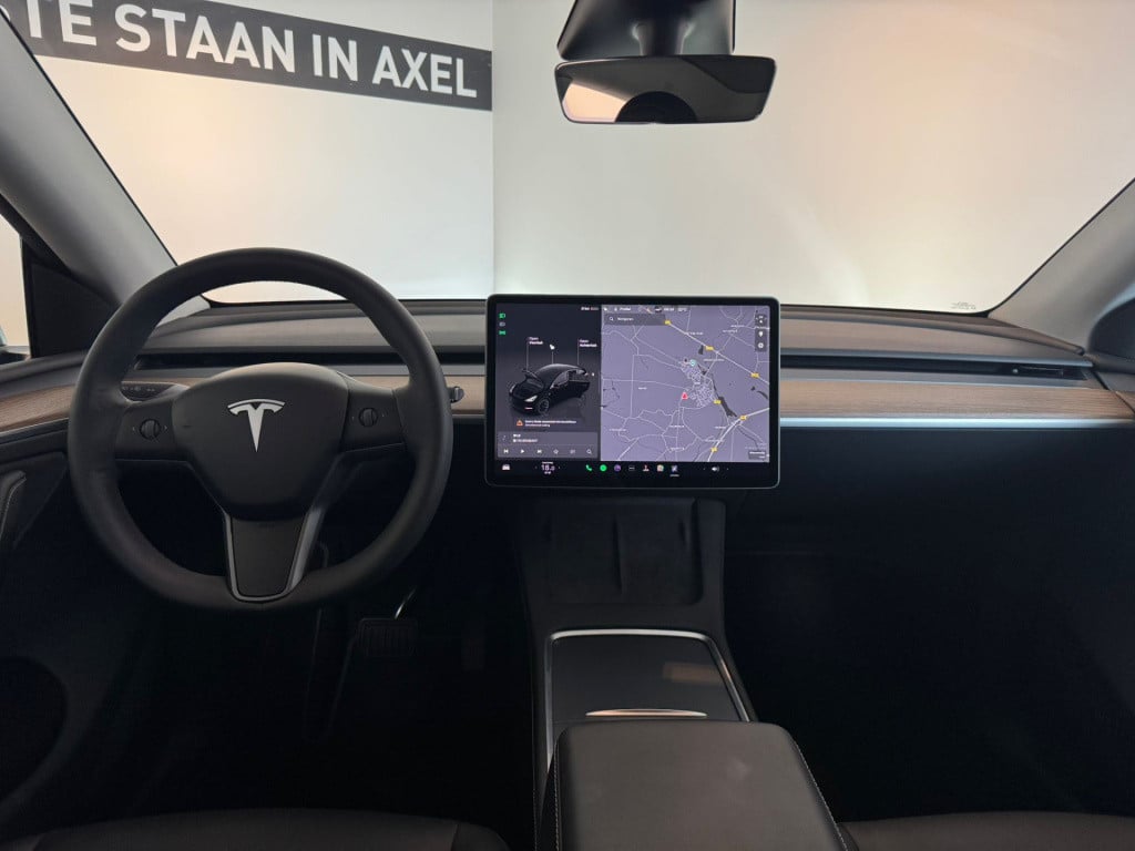Tesla Model Y long range awd 75 kwh