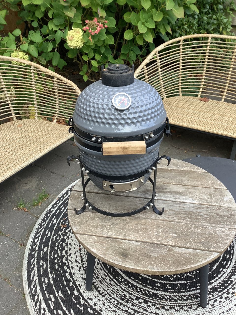 BBQ kamado