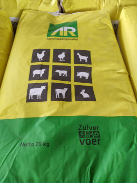 Kippenvoer