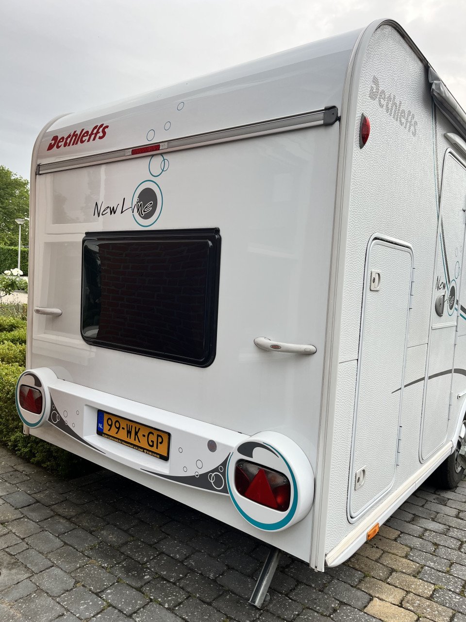Dethleffs 410TK Caravan | stapelbed  | voortent + zakluifeltent