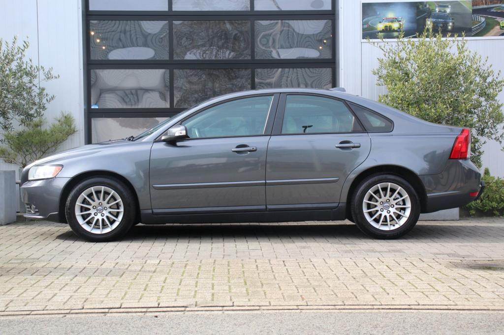 Volvo S40 2.4 edition aut. - 5cil - cruise - xenon - trekhaak - pdc - deale