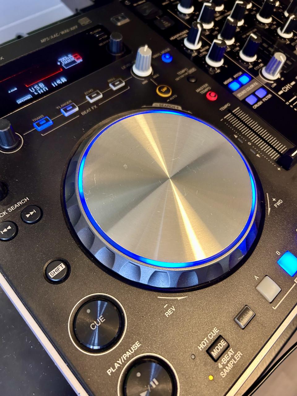 Pioneer Dj set - XDJ - R1