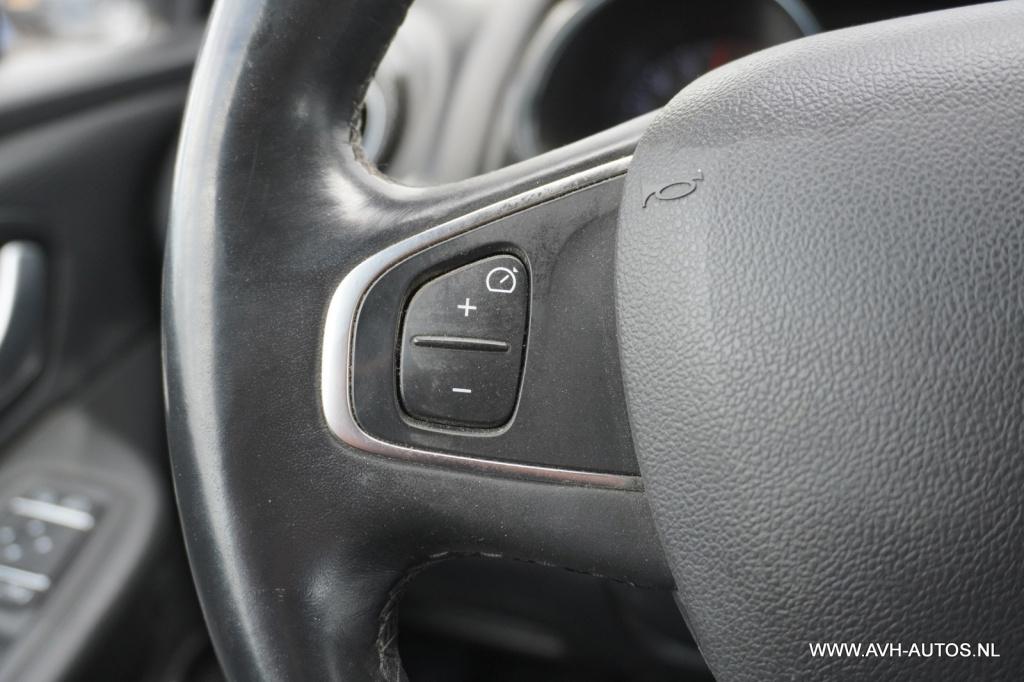 Renault Clio estate 0.9 tce bose