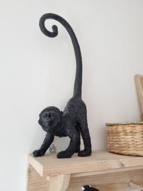 Aapje (beeld, kunststof)