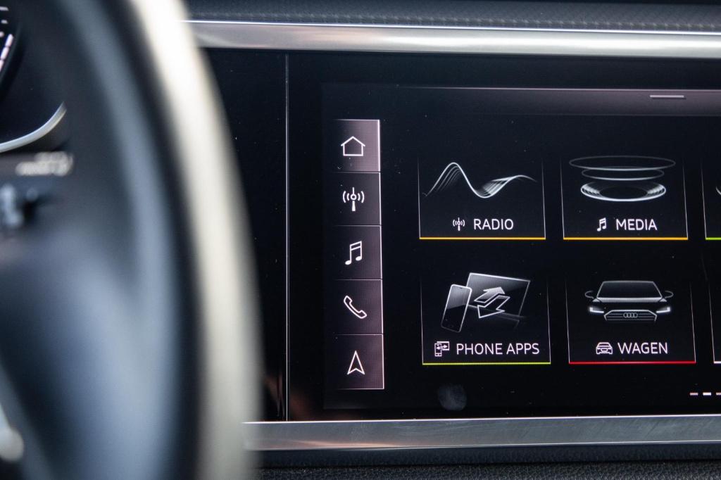 Audi Q3 45 tfsi e edition automaat / plug in hybrid / stoelverwarming / lee