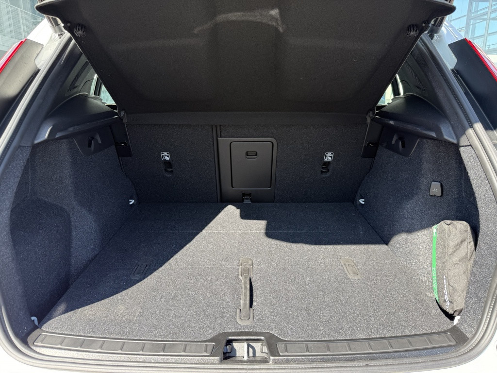 Volvo XC40 b4 197pk plus dark| 360camera| adap.cruise| elek.stoelen